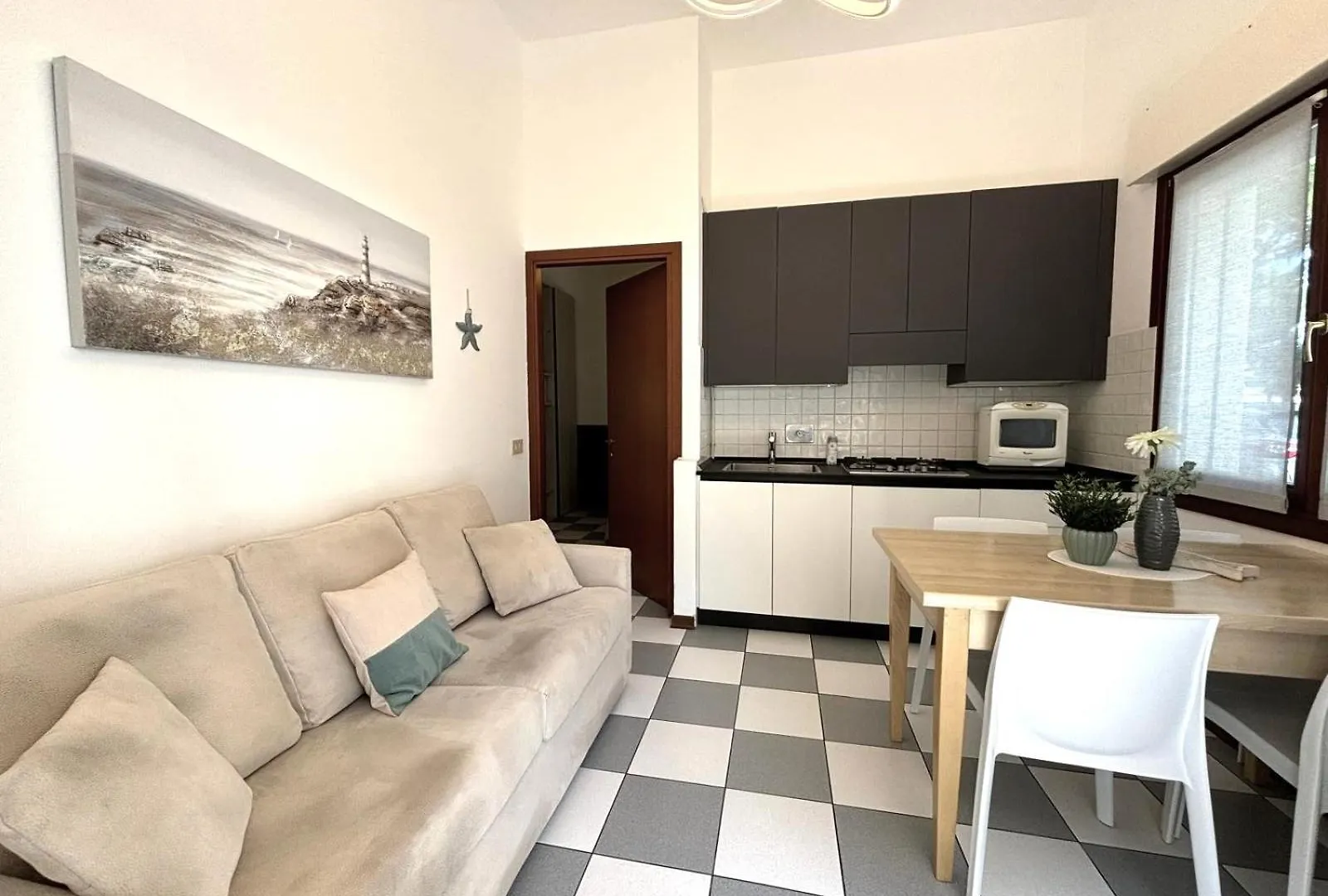 Casa De Lazzari: Family Apartments in Jesolo 0*, Lido di Jesolo